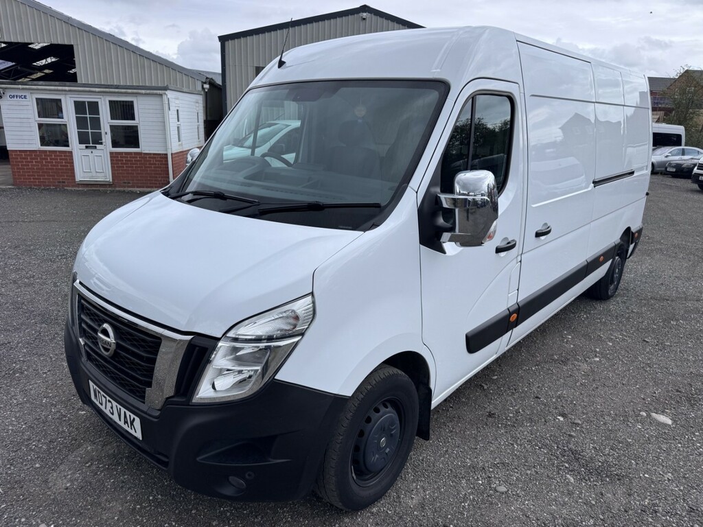 Nissan InterStar Acenta White #9
