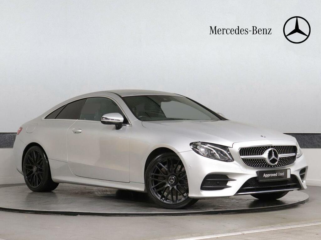 Mercedes-Benz E Class Black #1