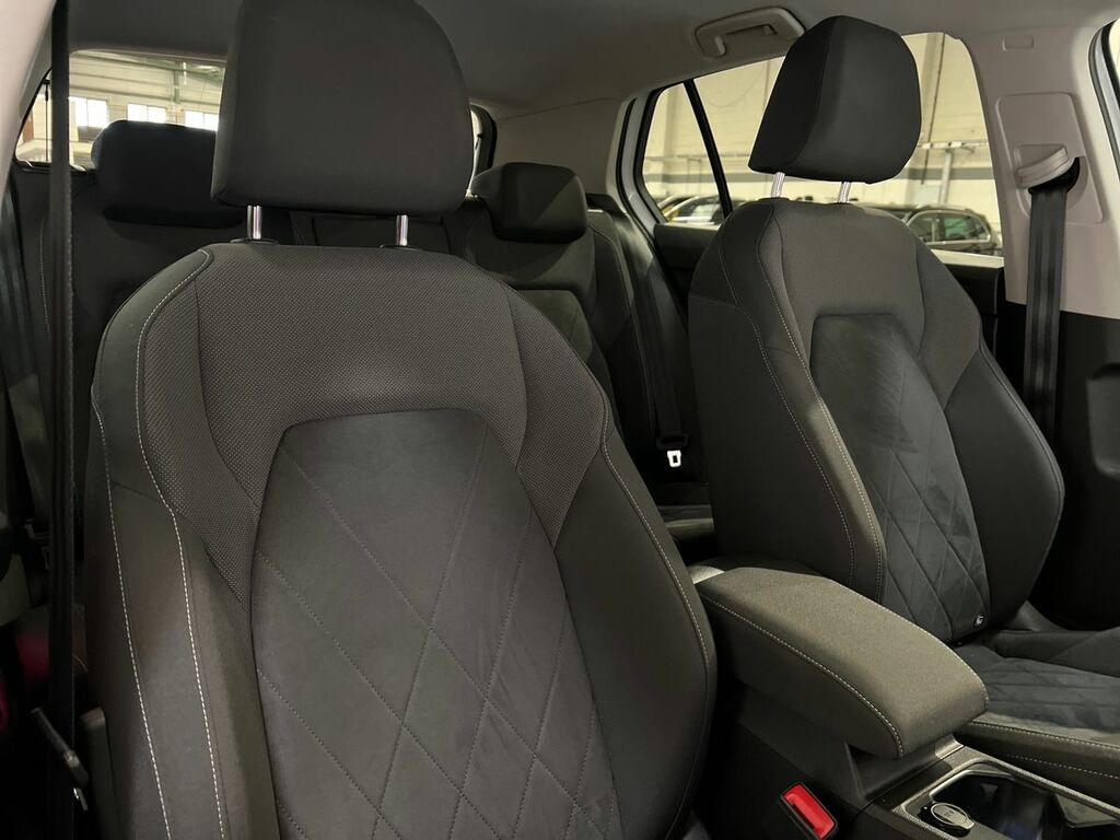 Volkswagen Golf Golf Active Tsi White #31