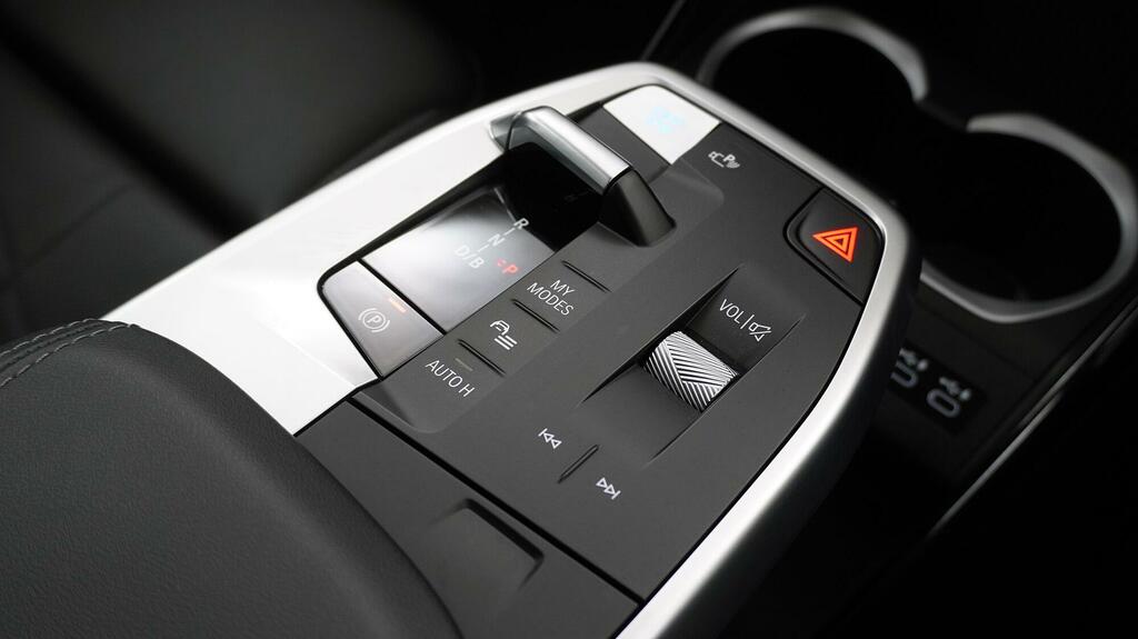 BMW iX1 M Sport NG23GKE White #10