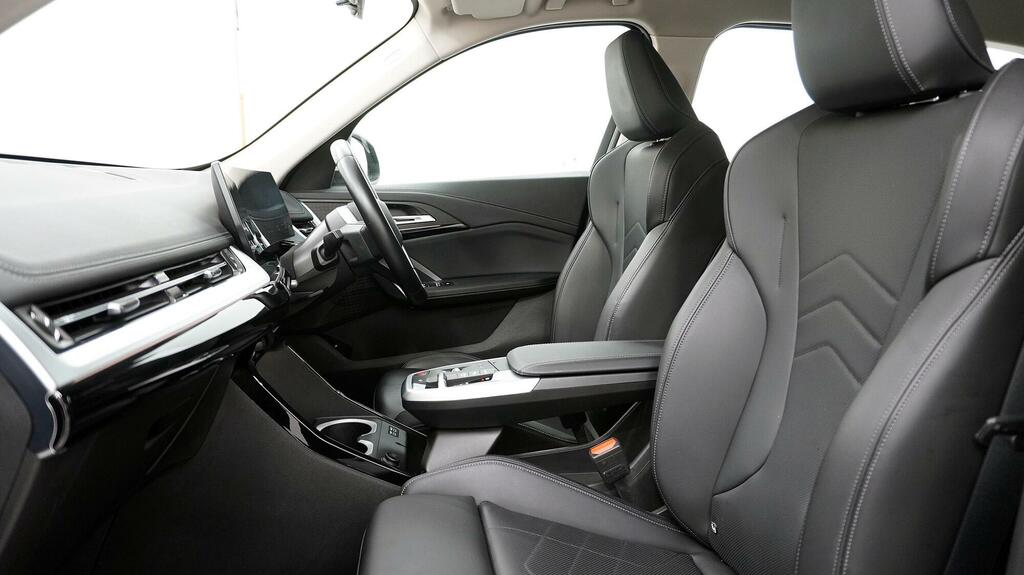 BMW iX1 M Sport NG23GKE White #32
