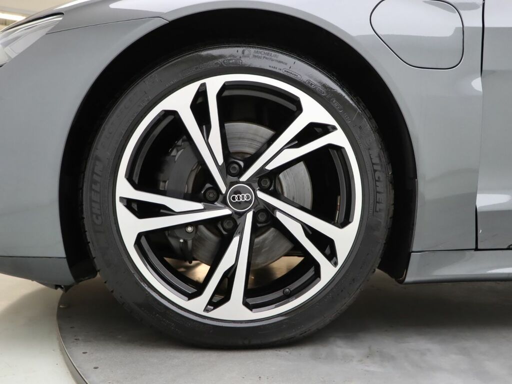 Audi E Tron GT 93.4Kwh Quattro Grey #5