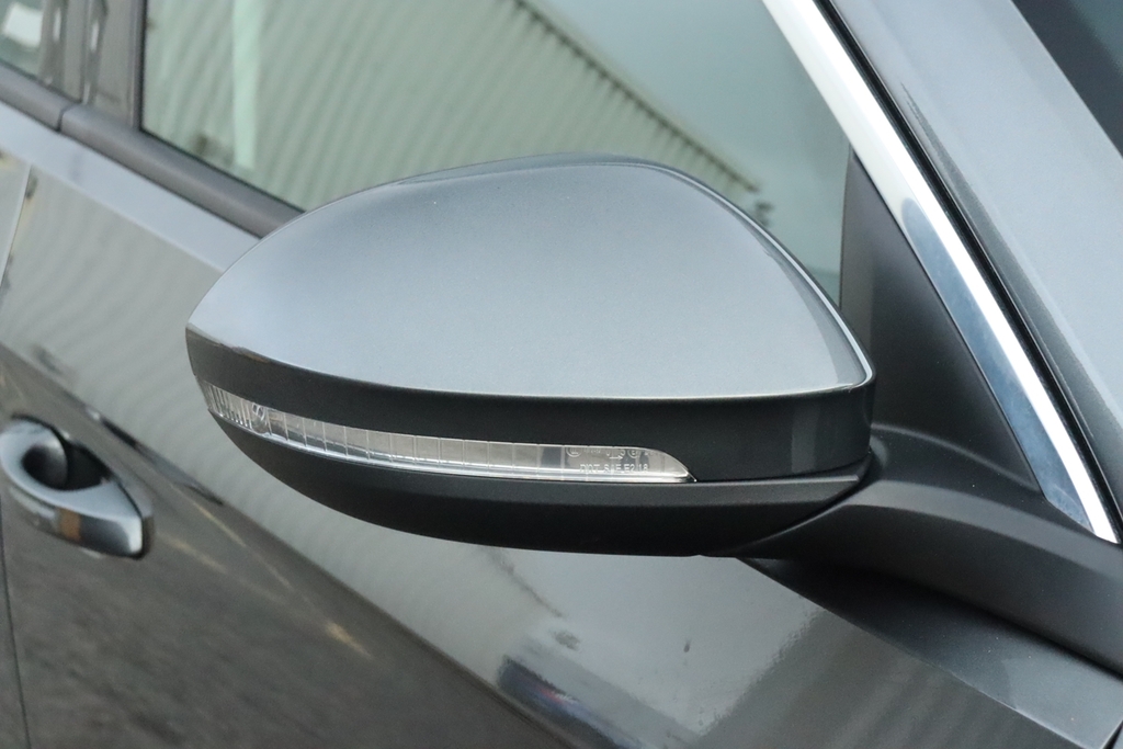 Volkswagen T-Roc Hatchback Grey #20