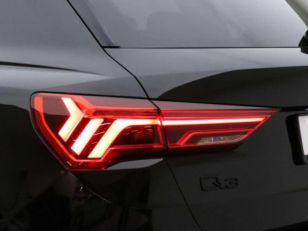 Audi Q3 Q3 35 Tfsi Black Edition S Tronic Tech Pack Black #19