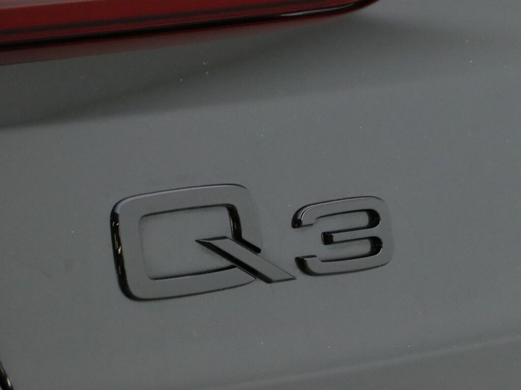 Audi Q3 Q3 35 Tfsi Black Edition S Tronic Tech Pack Black #21