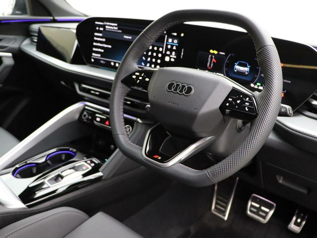 Audi Q4 E Tron 210Kw 45 Quattro 82Kwh Black Edition Black #6