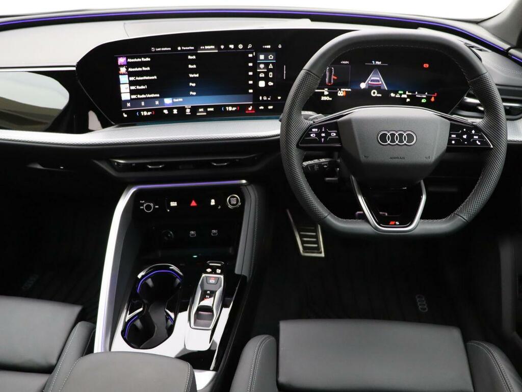 Audi Q4 E Tron 210Kw 45 Quattro 82Kwh Black Edition Black #2