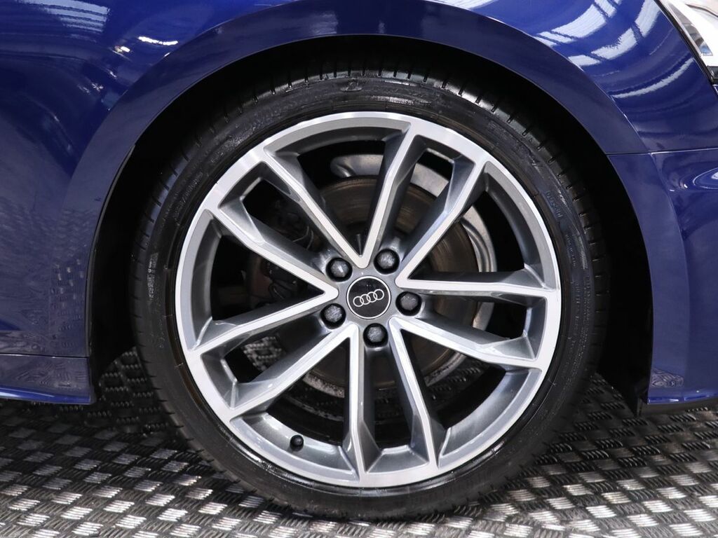 Audi A5 Coup- Black Edition 40 Tfsi 204 Ps S Tronic White #5