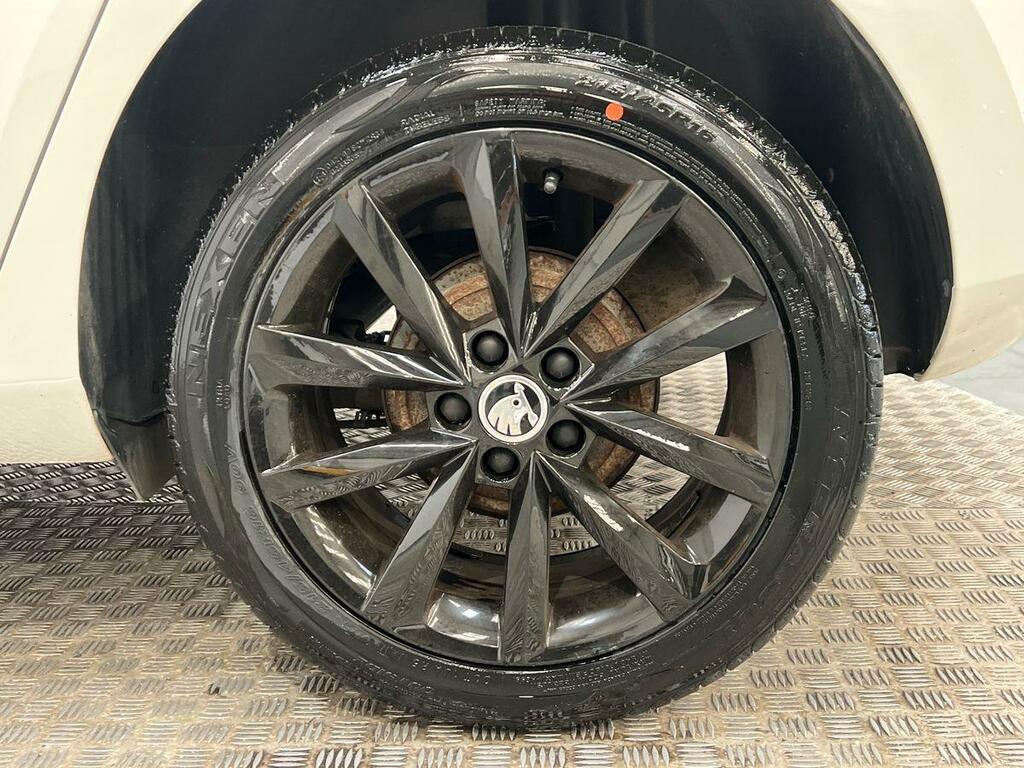 Skoda Fabia 1.0 Tsi 110 Se L Black #25