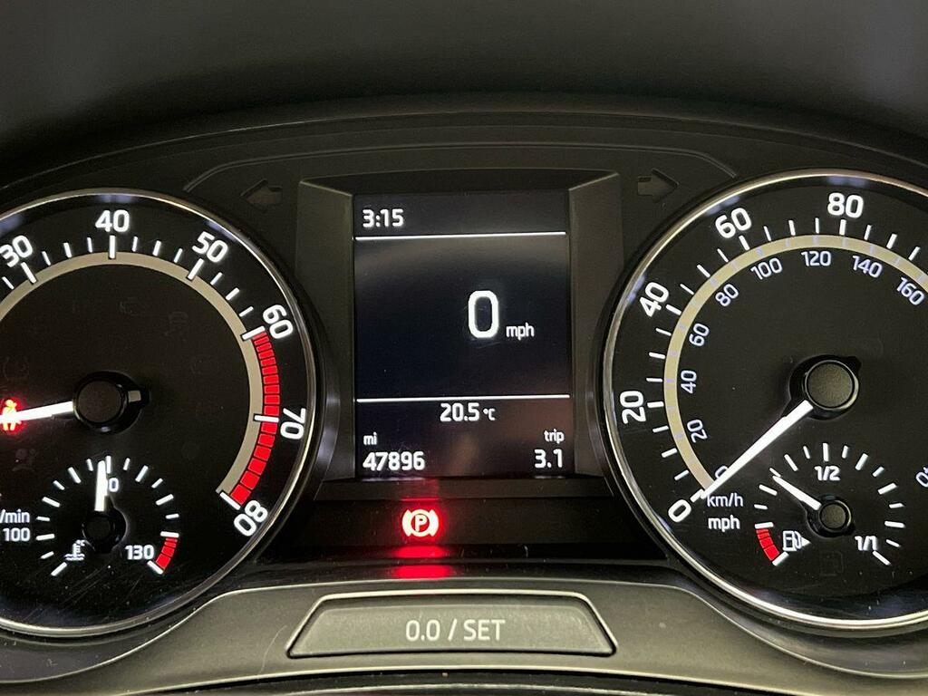 Skoda Fabia Fabia Hat 1.0 Tsi 95Ps Colour Edtn Green #9