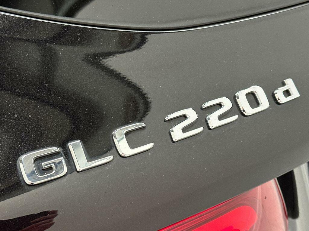Mercedes-Benz GLC Class 220D Amg Line Suv White #25