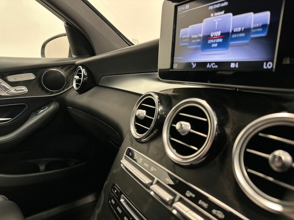 Mercedes-Benz GLC Class 220D Amg Line Suv White #32