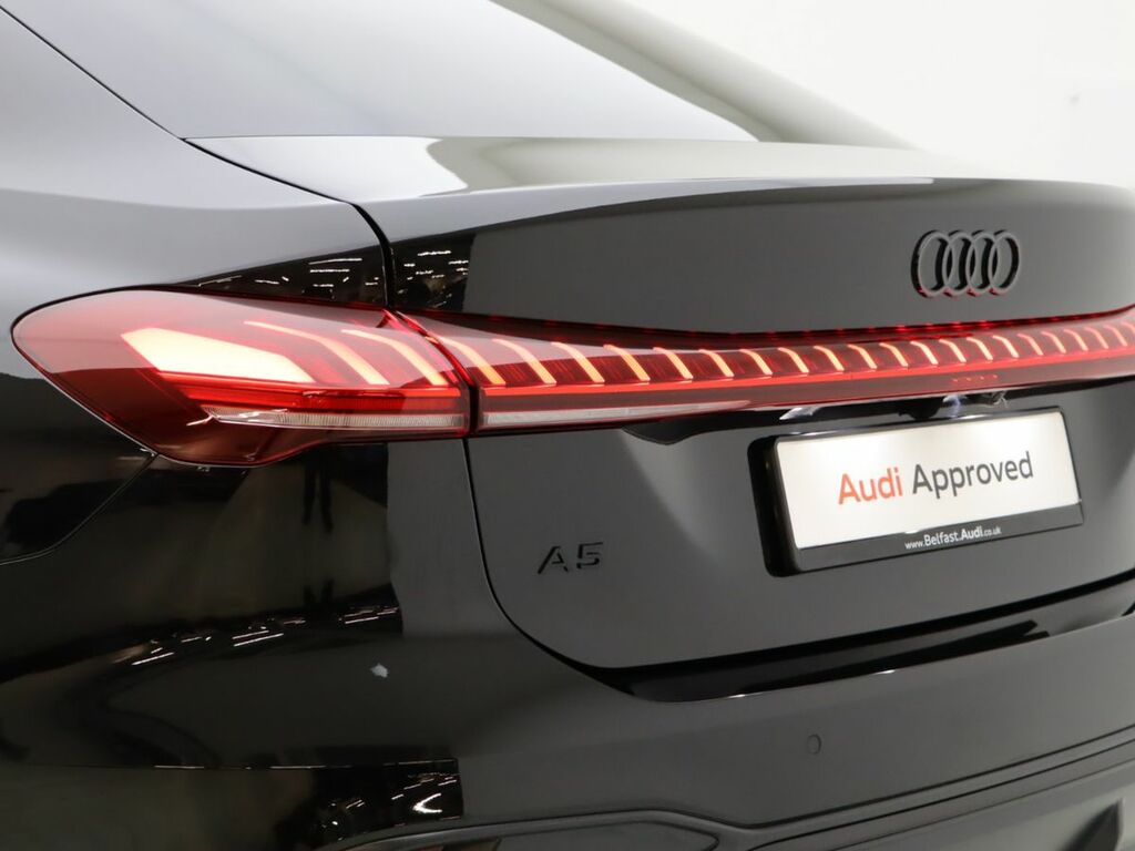 Audi A5 Audi A5 Avant Black Edition E-hybrid Quattro 299 P Blue #19