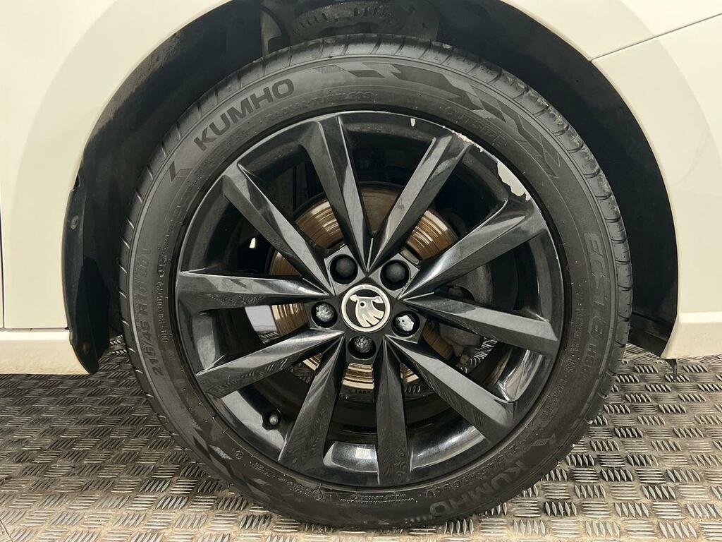 Skoda Fabia 1.0 Tsi 110 Se L #5