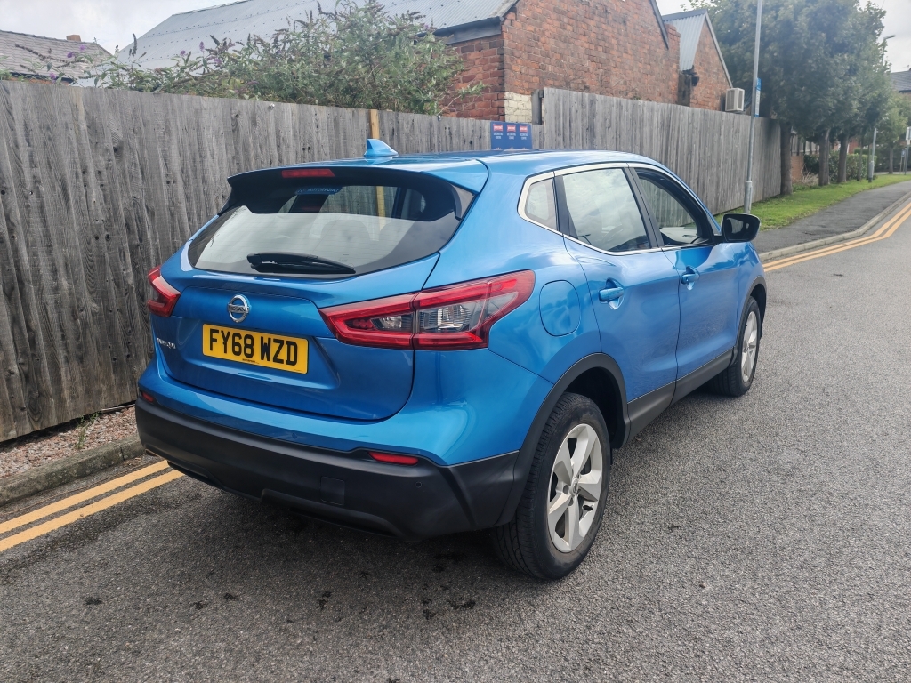 Nissan Qashqai Acenta Dig-t Red #9