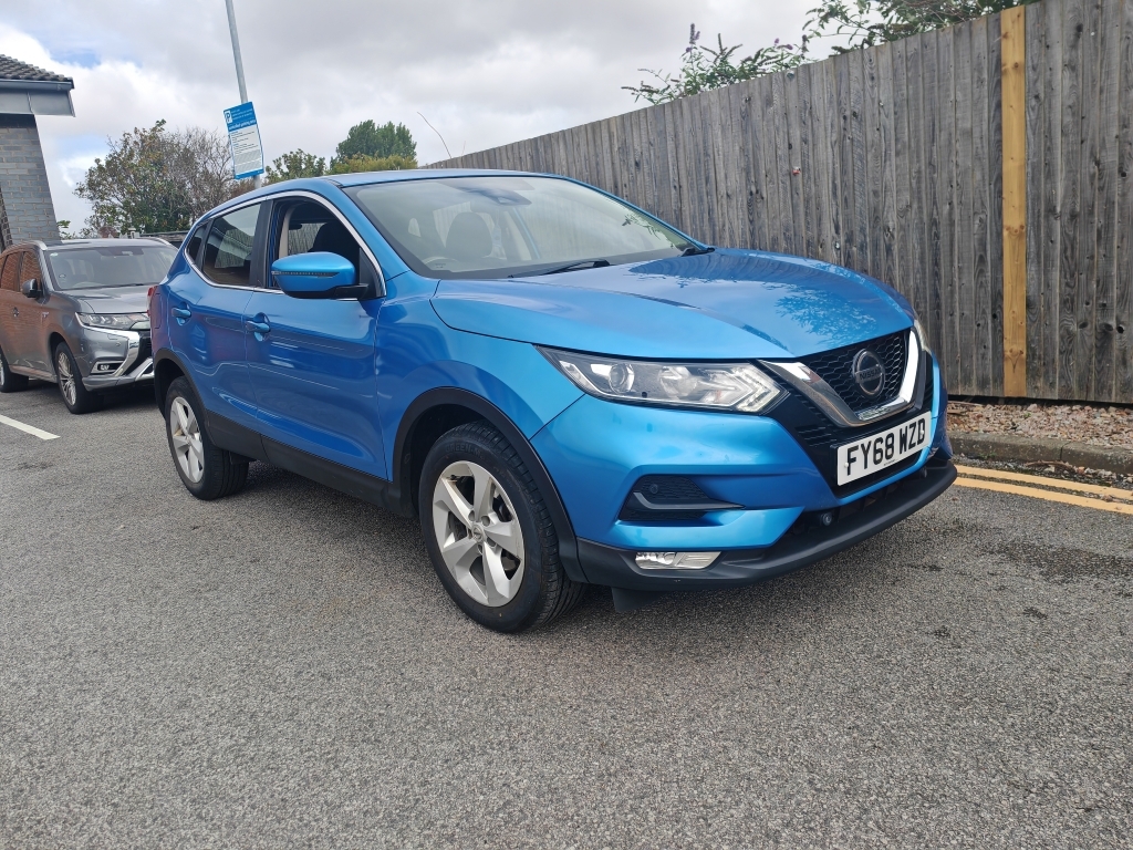 Nissan Qashqai Acenta Dig-t Red #2