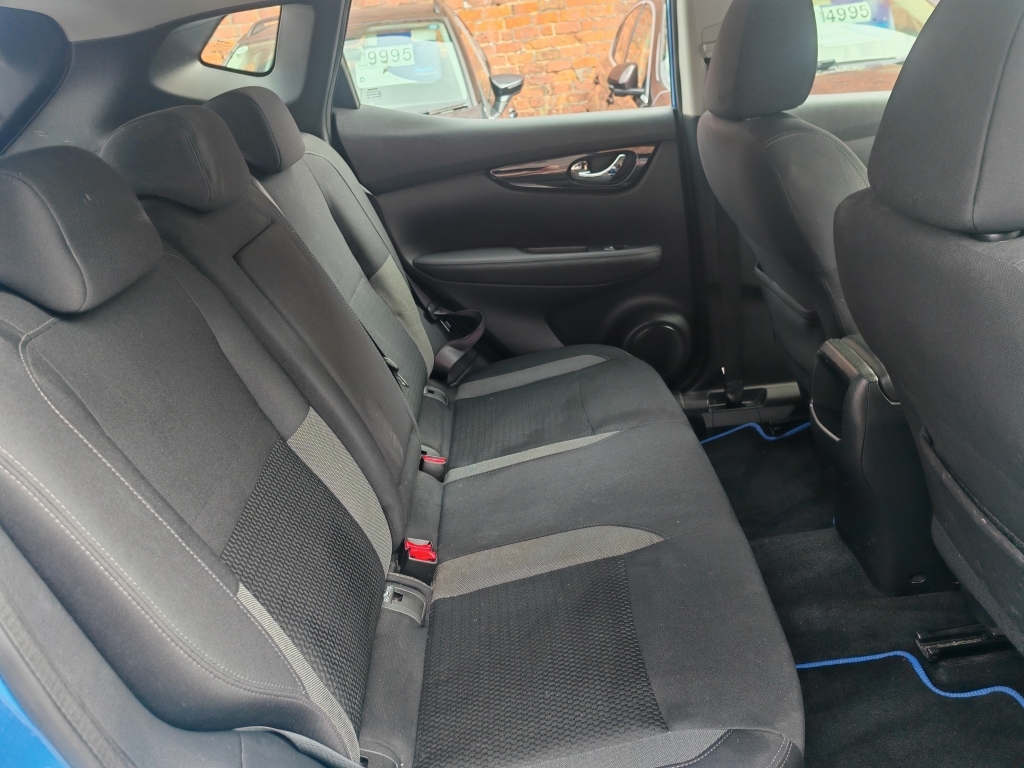 Nissan Qashqai Acenta Dig-t Red #11