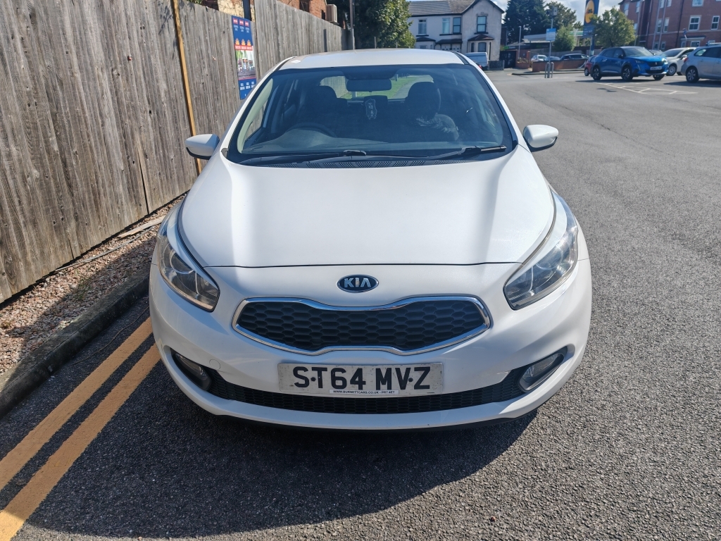 Kia Ceed 1.6 Crdi 1 Ecodynamics White #3