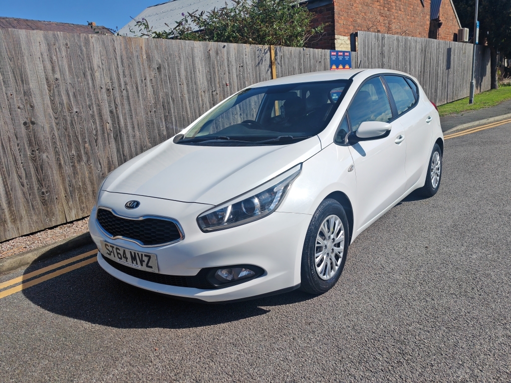 Kia Ceed 1.6 Crdi 1 Ecodynamics White #4