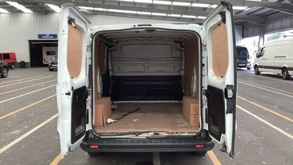 Renault Trafic 2.0 Dci Blue Sl30 White #6