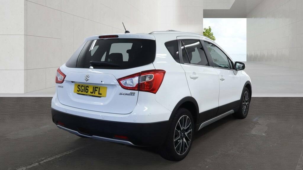 Suzuki SX4 S Cross 1.6 Sz-t Cvt White #4