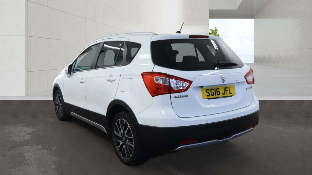 Suzuki SX4 S Cross 1.6 Sz-t Cvt White #3