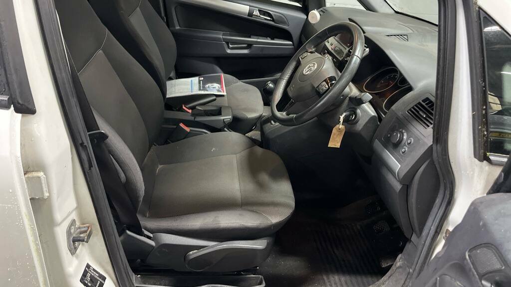 Vauxhall Zafira Nav Cdti Black #11