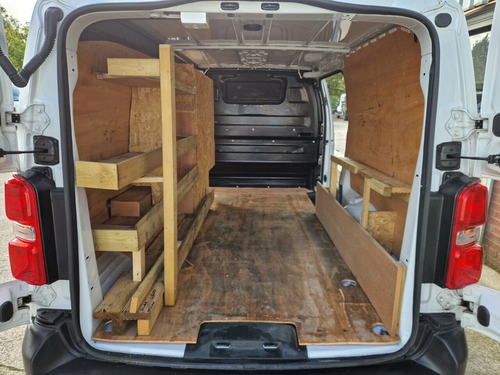 Vauxhall Vivaro 2L Prime 6Dr White #2