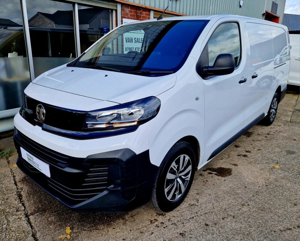Vauxhall Vivaro 2L Prime 6Dr White #3