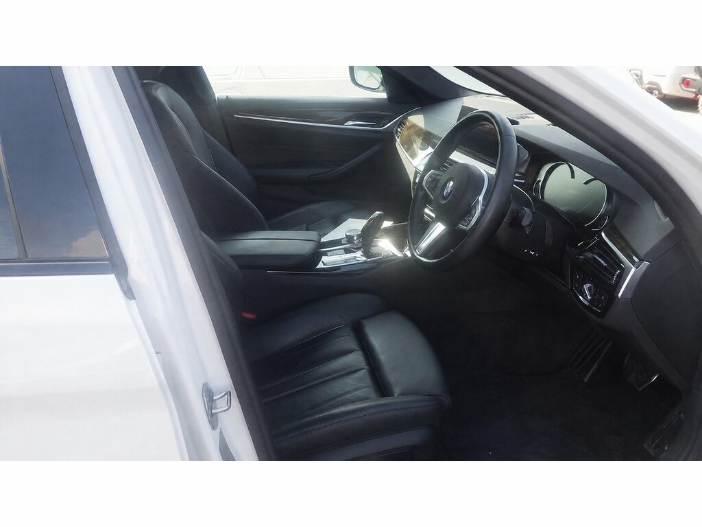 BMW 5 Series 530E M Sport U912 White #5