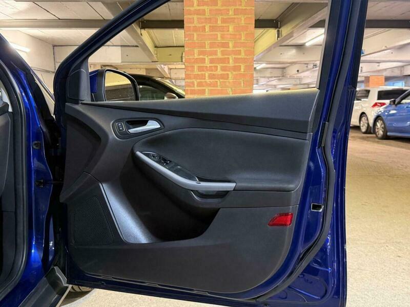 Ford Focus 1.0 Ecoboost 125 Titanium Black #23