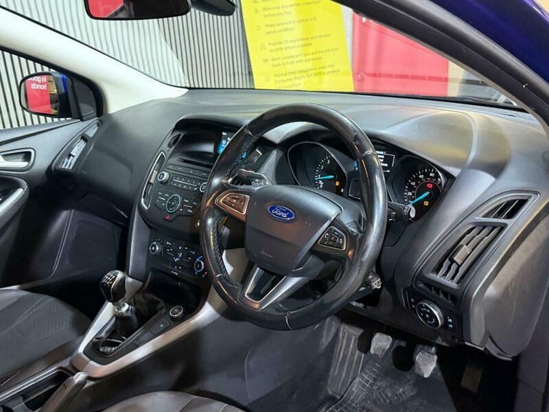 Ford Focus 1.0 Ecoboost 125 Titanium Black #15
