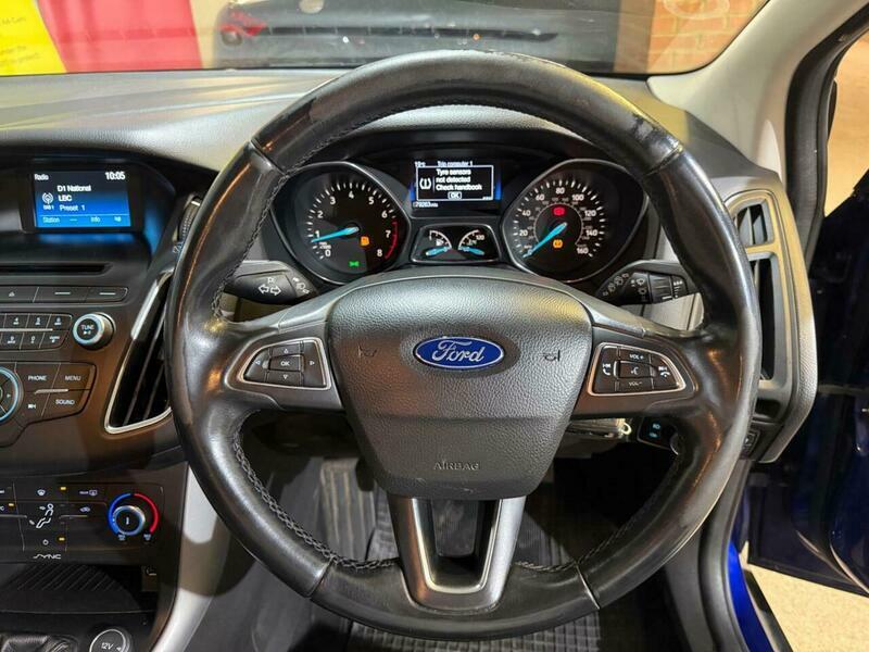 Ford Focus 1.0 Ecoboost 125 Titanium Black #27
