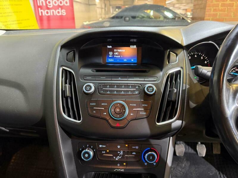 Ford Focus 1.0 Ecoboost 125 Titanium Black #25