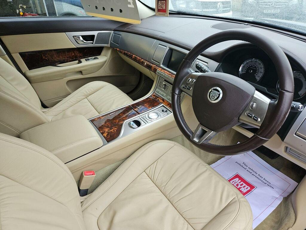 Jaguar XF Black #9