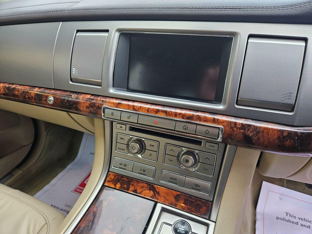 Jaguar XF Black #17
