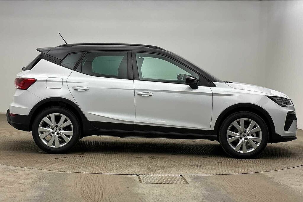 Seat Arona 1.0 Tsi 115 Fr First Edition Dsg White #4