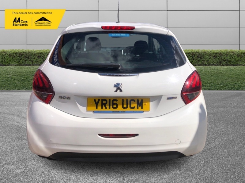 Peugeot 208 Active White #4