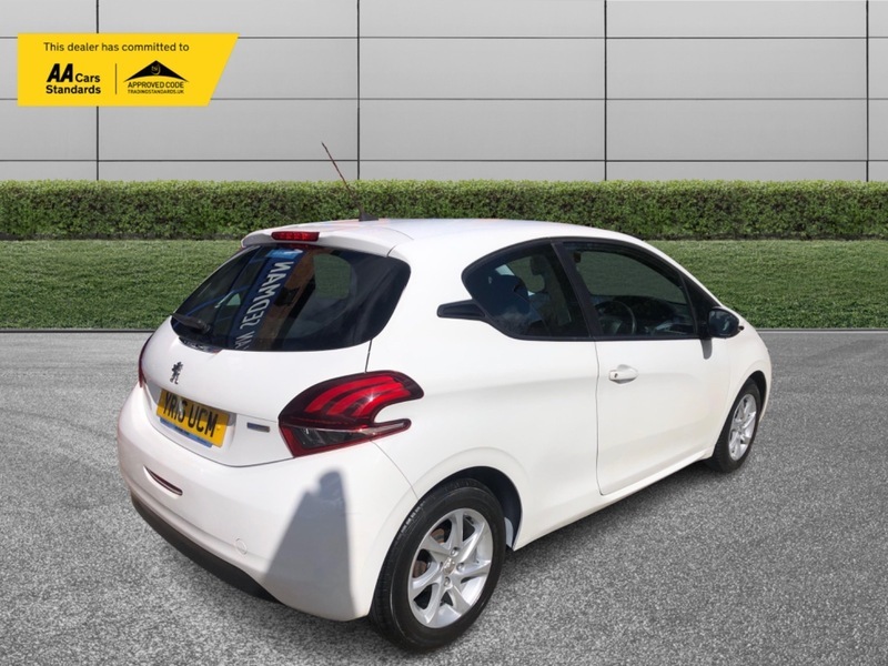 Peugeot 208 Active White #3
