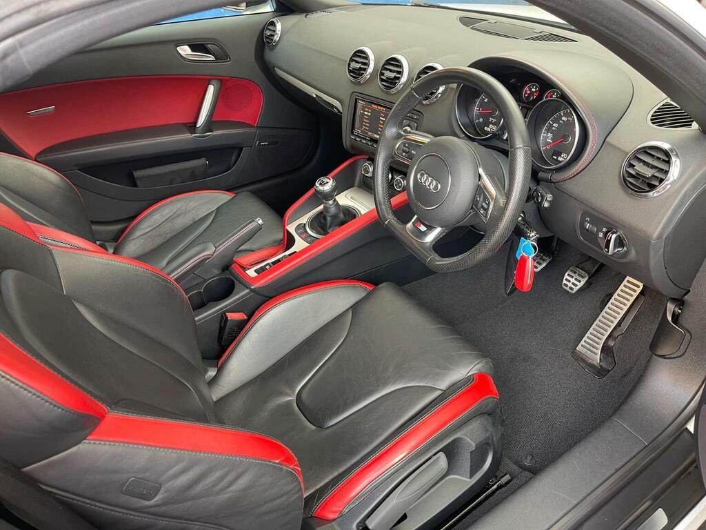 Audi TT Convertible 2.0 Tdi Black Edition Roadster Quattro White #16