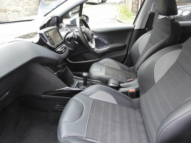 Peugeot 2008 Allure Red #10
