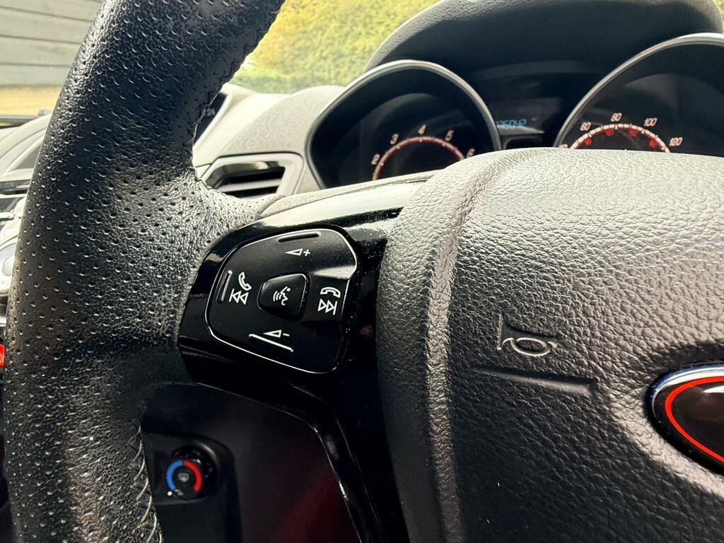Ford Fiesta 1.25 82 Zetec Black #22
