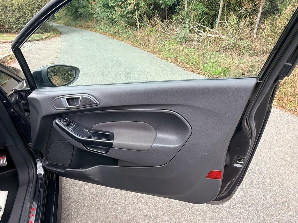 Ford Fiesta 1.25 82 Zetec Black #31