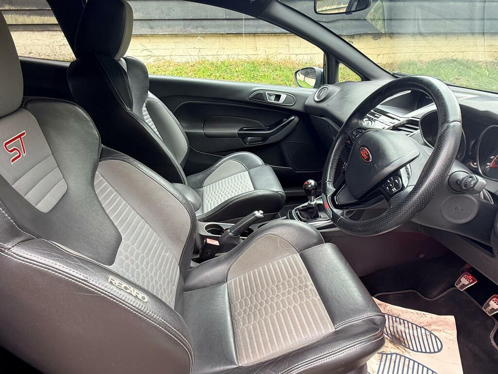 Ford Fiesta 1.25 82 Zetec Black #28