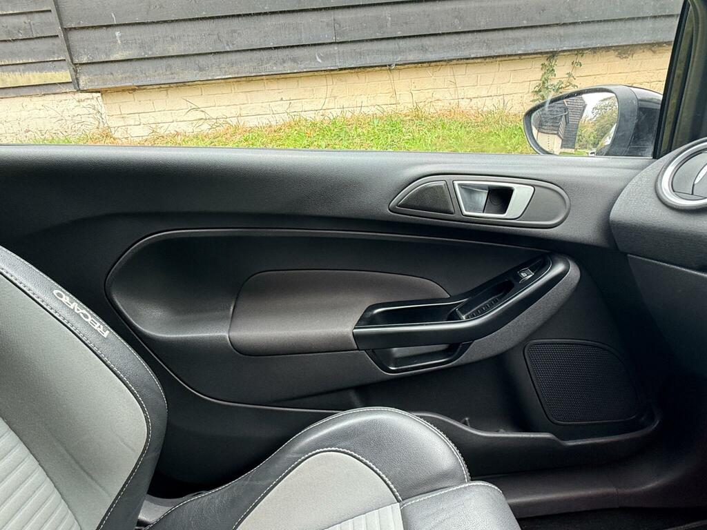 Ford Fiesta 1.25 82 Zetec Black #20