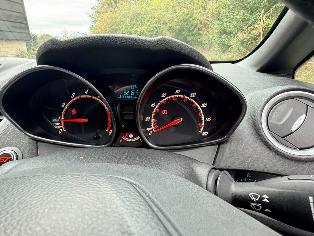 Ford Fiesta 1.25 82 Zetec Black #24