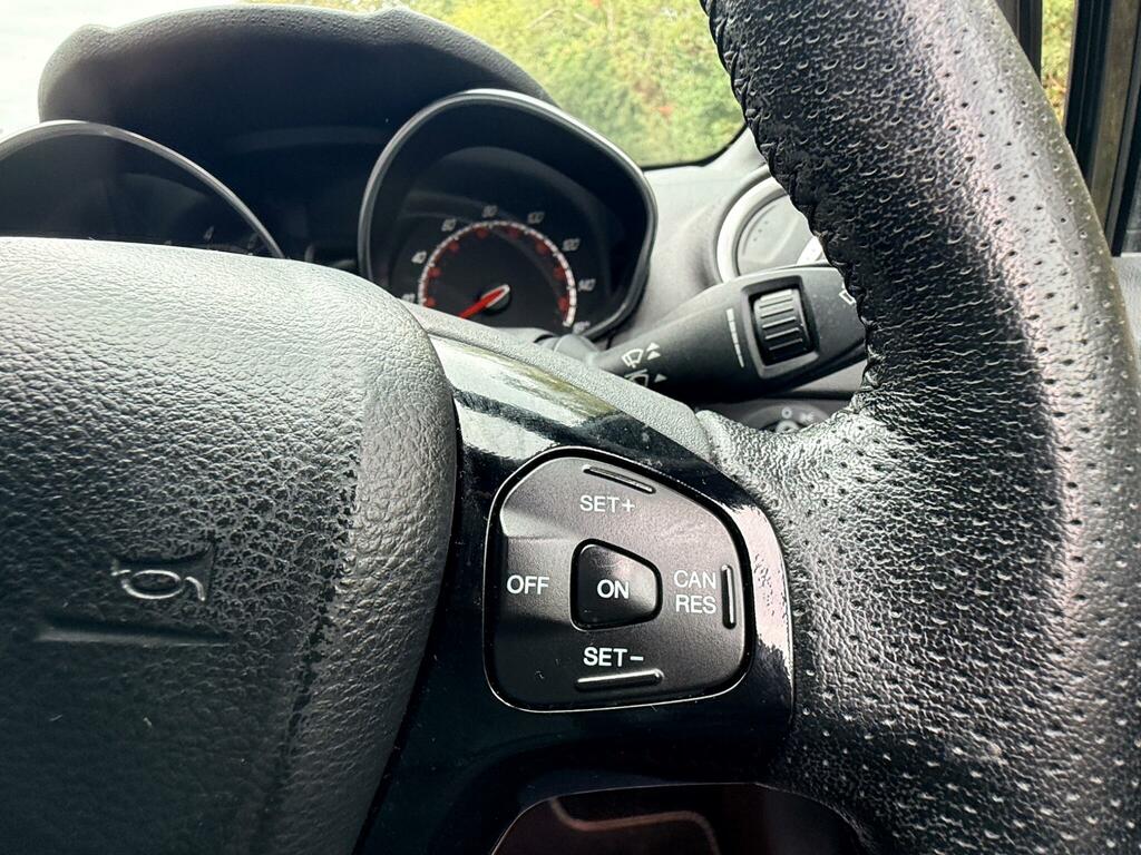 Ford Fiesta 1.25 82 Zetec Black #23