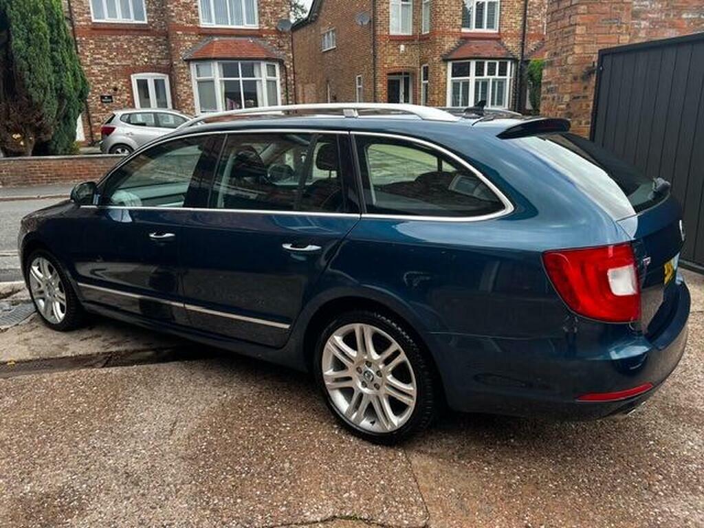 Skoda Superb Hatchback 2.0 Tdi Elegance Dsg Euro 5 201212 Silver #36