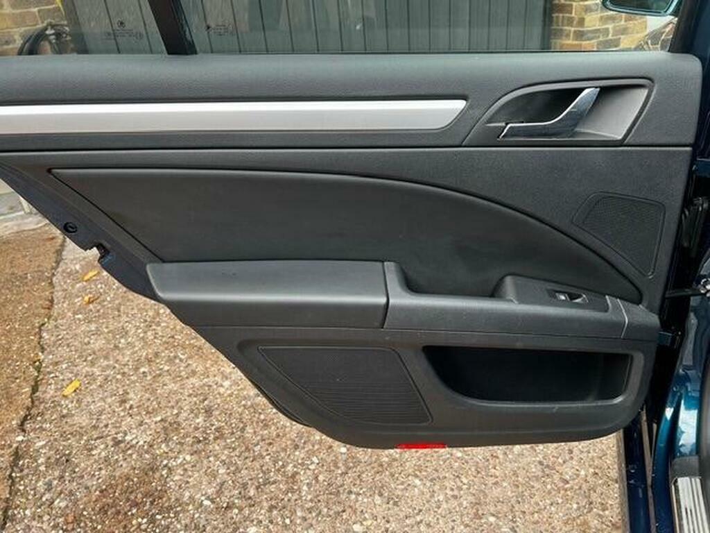 Skoda Superb Hatchback 2.0 Tdi Elegance Dsg Euro 5 201212 Silver #15