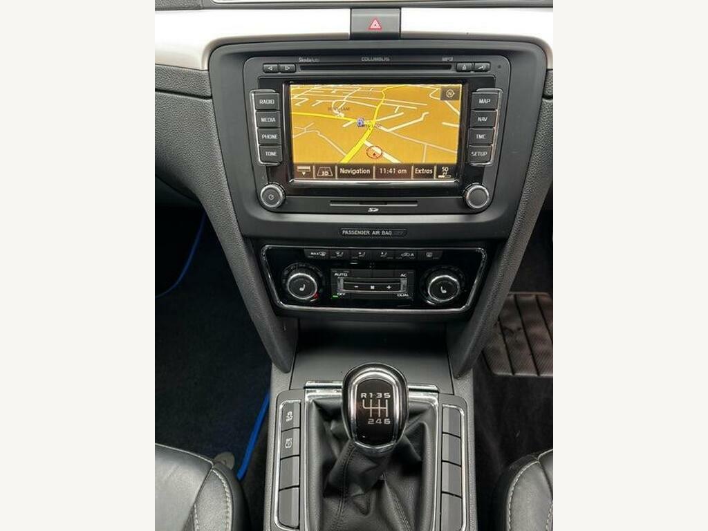 Skoda Superb Hatchback 2.0 Tdi Elegance Dsg Euro 5 201212 Silver #19